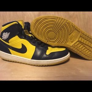 Air Jordan 1 Michigan Sz 9